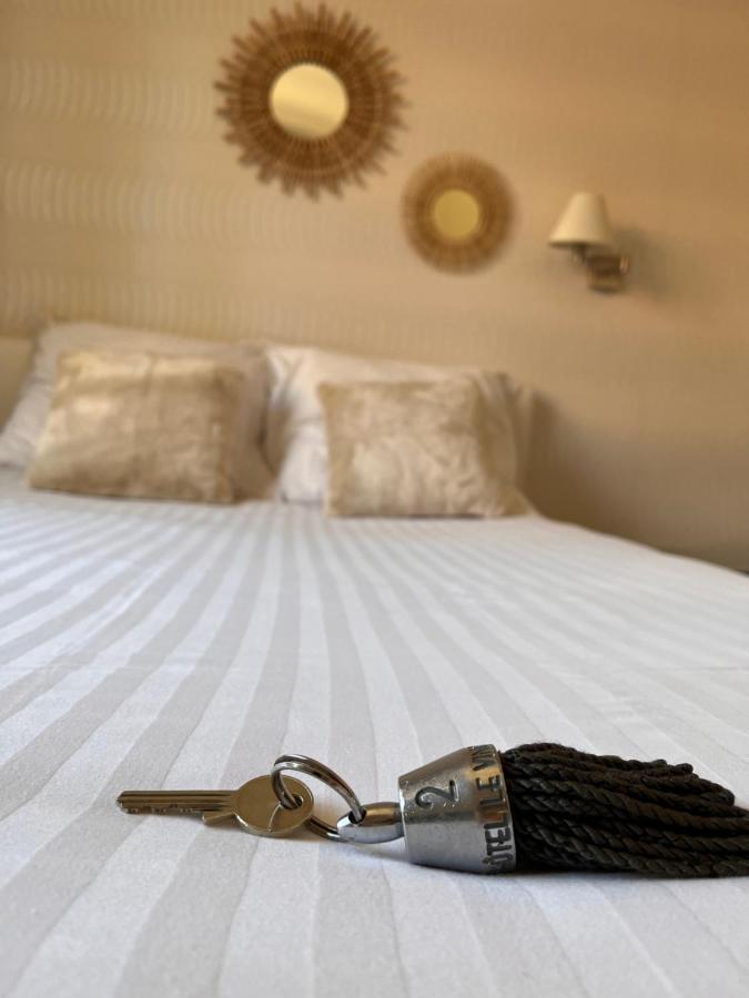 Hotel Le Vinois Caillac Esterno foto