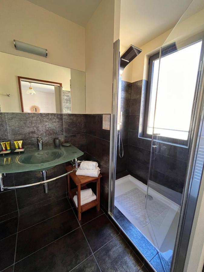 Hotel Le Vinois Caillac Esterno foto