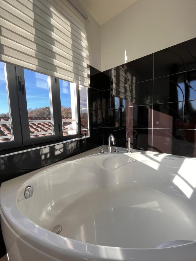 Hotel Le Vinois Caillac Esterno foto