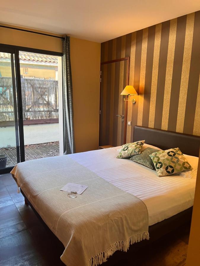 Hotel Le Vinois Caillac Esterno foto