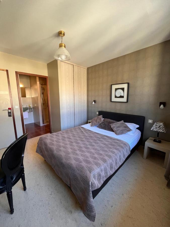Hotel Le Vinois Caillac Esterno foto