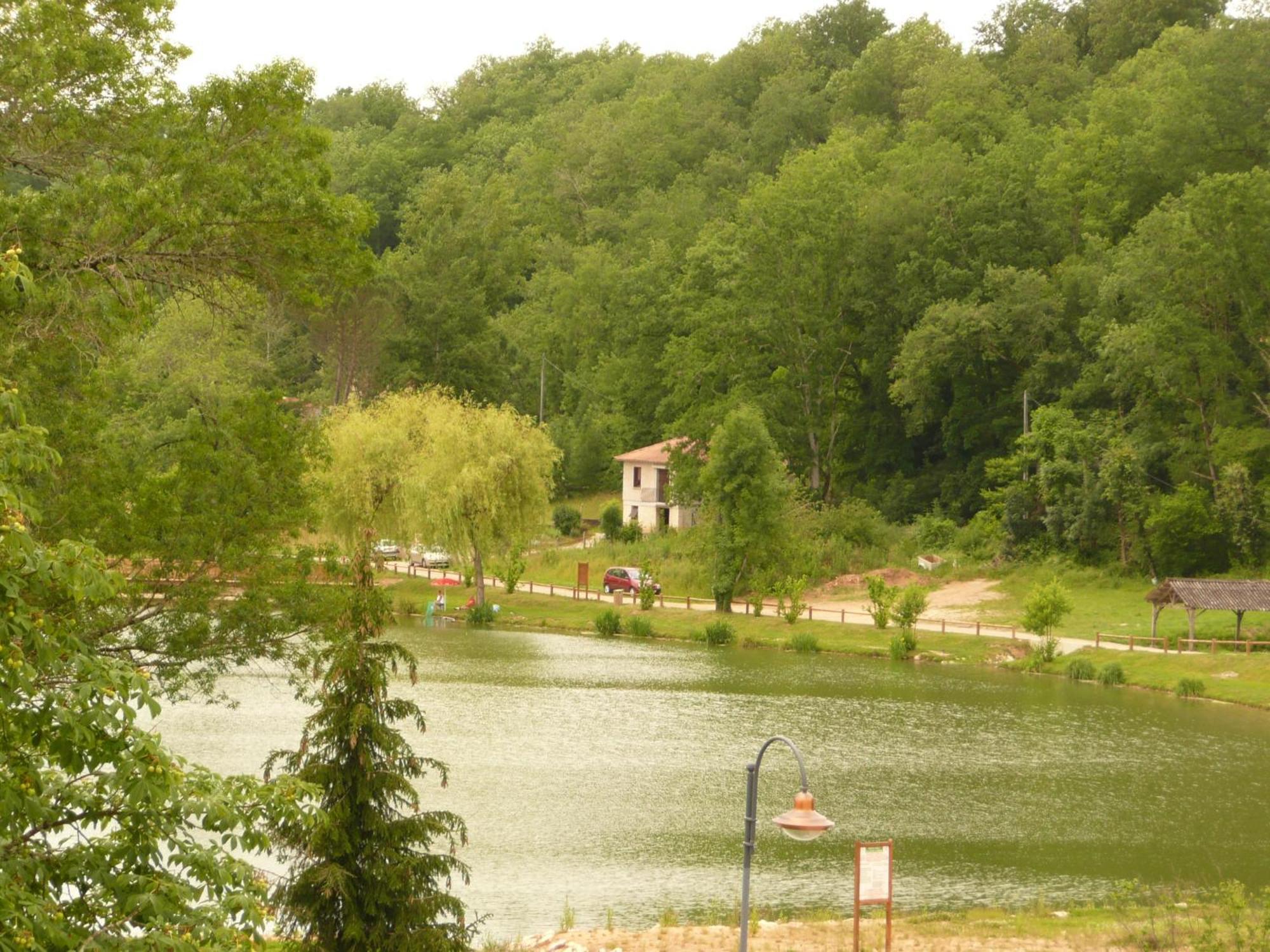 Hotel Le Vinois Caillac Esterno foto
